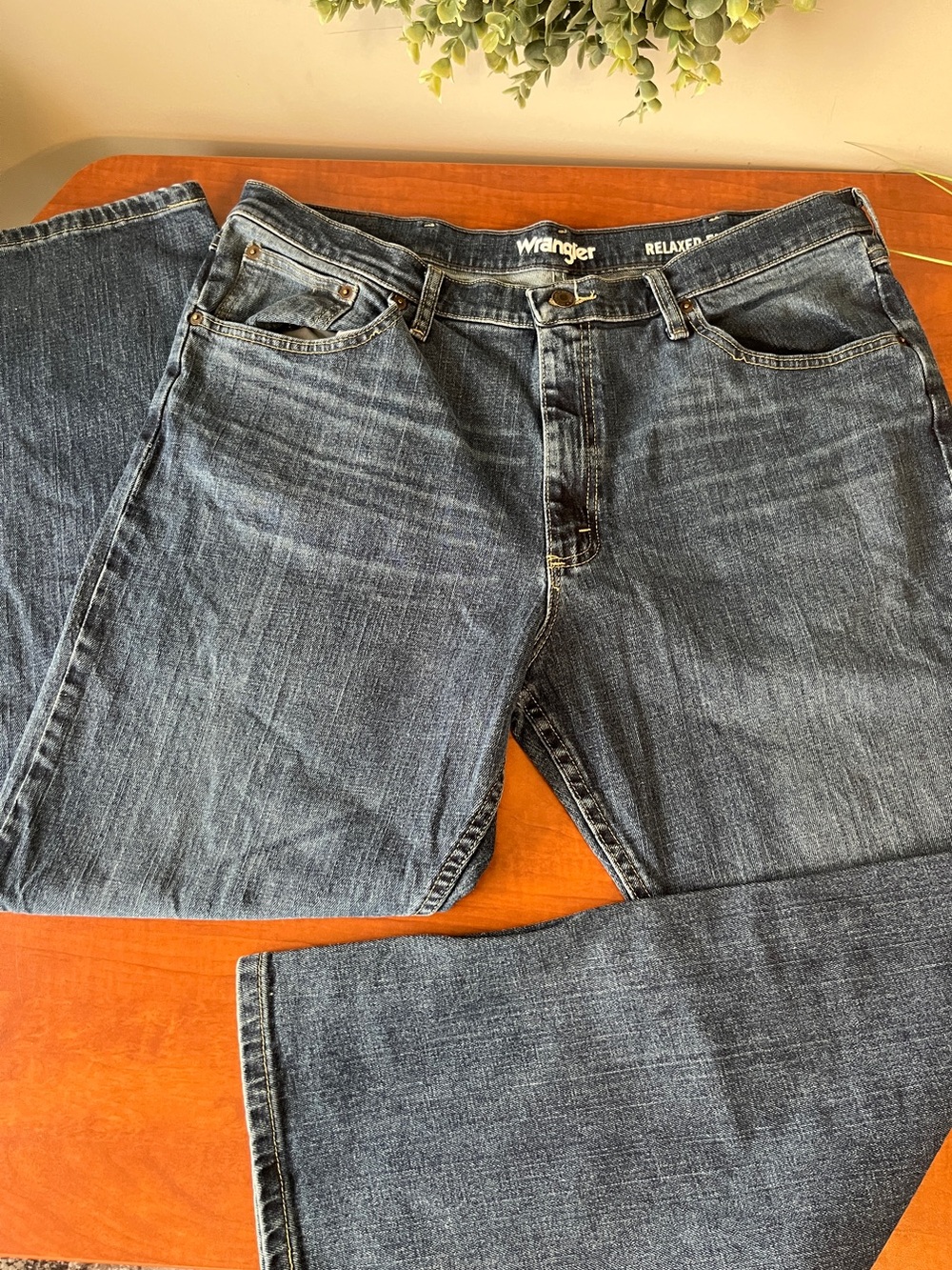 Wrangler Relaxed Fit Dark Blue Jeans 38x30 Stiff NWOT